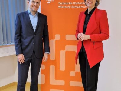 Der neue Präsident Technischen Hochschule Würzburg-Schweinfurt, Prof. Dr. Jean Meyer (links), empfing die Schweinfurter Bundestagsabgeordnete Anja Weisgerber zu einem Gespräch in der Hochschule in Schweinfurt. Foto: Martin Schlör