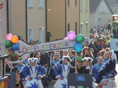 Närrisches Treiben kennen die Schonunger schon: Bereits zwei Mal machte der Faschingsumzug Station in Schonungen. (Foto St. Rottmann)