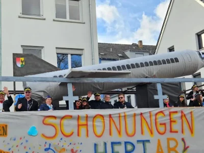 Fasching 2024 - Motivwagen -Schonungen hebt ab