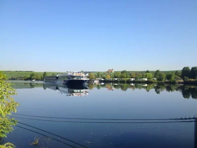 Flusskreuzfahrtreisen entlang des Mains haben auch 2023 viele internationale Gäste in die Region gelockt. Das Hotel schwimmt mit und die Gäste entdecken bei einer Stippvisite Land und Leute – eine Wiederkehr für einen längeren Aufenthalt ist dabei nicht ausgeschlossen. Foto: FWL GMBH / Maiberger