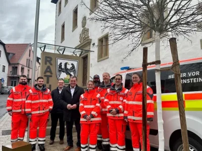 Anlässlich des europäischen Tag des Notrufs wurde der HvO Arnstein in den Dienst gestellt. Bildnachweis: Theresa Batta / Johanniter