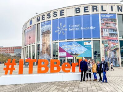 Die Rhön GmbH auf der ITB Berlin 2023, v.l.n.r. Johannes Metz, Stephanie Meinecke, Nadine Flügel, Ursula Kritsch, Bertram Vogel; Foto: Alexander Martin