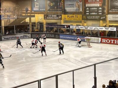IsarRats aus Dingolfing im Icedome gegen die Mighty Dogs, Foto: MD
