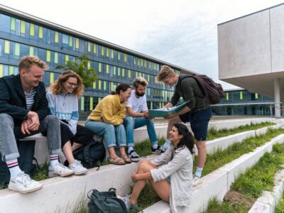Die Atmosphäre der Hochschule kennenlernen – das geht während des Schnupperstudiums in den Pfingstferien (Foto: Jonas Kron)