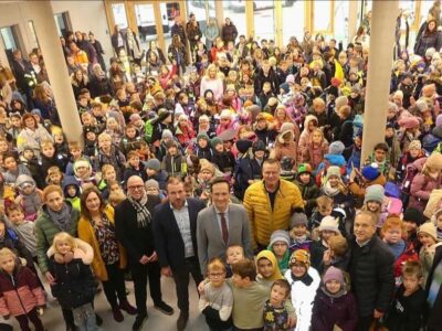 Fast 15 Millionen Euro investierte Schonungen in das Schulhaus der Zukunft. Foto N. Rottmann