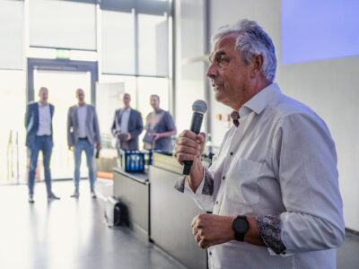 Prof. Dr. Michael Müßig von der Fakultät Informatik und Wirtschaftsinformatik an der Technischen Hochschule Würzburg-Schweinfurt (Foto: xtrakt media/Jonathan Ziegler)