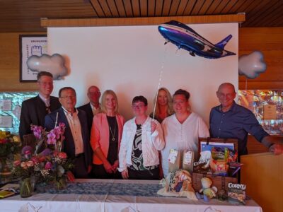 V.l.n.r.: Pfarrer Dr. Eugen Daigeler, Bürgermeister Friedel Heckenlauer, Schulrat Frank Hagen, Konrektorin Monika Rom-Neubert, Rektorin Stephanie Zeitz, Personalrätin Andrea Orth, Elternbeiratsvorsitzende Anja Kruizenga und Fördervereinsvorsitzender Ludwig Weipert