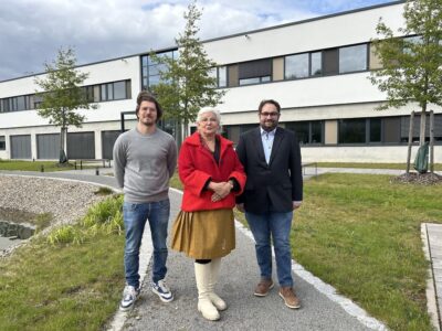 Im Bild (v.l.n.r.): Geschäftsführer P.A.C. Lukas Weimann, Zweite Bürgermeisterin Sorya Lippert und Abfallberater Markus Stockmann Bild: Samira Gräf, Stadt Schweinfurt