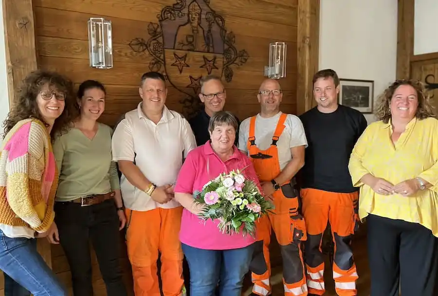 DJ Karin Zinser 1 ehrung-karin-zinser-fuer-besondere-dienste