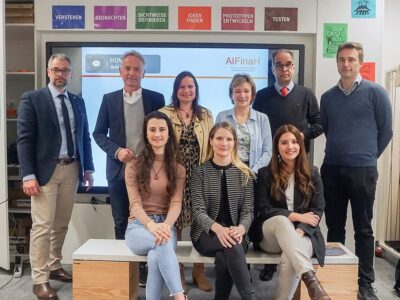Die Projektpartner des Instituts für angewandte Logistik der THWS, der Hochschule für Angewandte Wissenschaften Landshut sowie der Ostbayerische Technische Hochschule Amberg-Weiden bei einem gemeinsamen Workshop (Foto: THWS/Kathrin Hirmer)