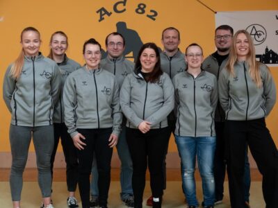 Foto von Jonas Weiß, AC 82 Schweinfurt Erste Mannschaft des AC 82 Schweinfurt Vorne: Maxi Bindrum, Sophie Hügelschäffer, Julia Metzger, Ulrike Zehner, Tabea Thümmler Mitte: Lena Bindrum, Philipp Lendner, Johannes Horwedel, Yannick Müller