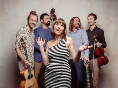 Die Marion & Sobo Band hat ein mehrsprachiges Programm aus Gypsy Jazz, Weltmusik und Chanson im Gepäck. © Alessandro de Matteis