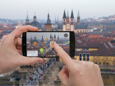 Das Potenzial der Geovisualisierung: Beim Aktionstag zum dualen Studium an der THWS können sich Unternehmen sowie zukünftige Studierende informieren (Foto: THWS/Rainer Schäffner)