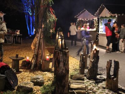 Foto: Doris Wagner; Die „Lichternacht – anders schön“ verbreitet eine festliche Stimmung, die auf die Weihnachtszeit einstimmt.