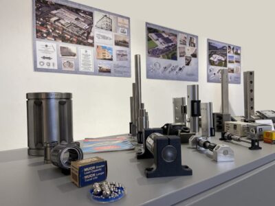 Blick in die Wechselausstellung Lineartechnik aus Schweinfurt. Foto: Dieter Bauer