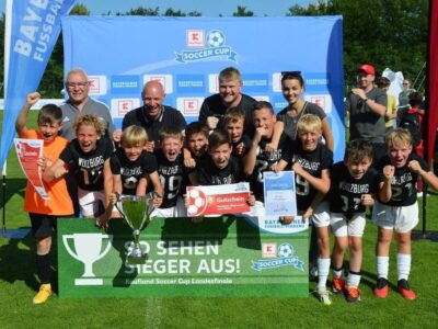 Durch ein 2:0 gegen den FC Eintracht Bamberg gewinnen die U11-Junioren des TV 73 Würzburg den Kaufland Scoccer Cup 2024