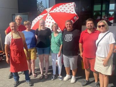 Team SPD-Flohmarkt (Horst Böhm, Wolf-Dietrich Lang, Hanne Kranz, Lisa Guth, Katrin Treu-Guth, Khaleel Abdulrahmen, Marc Leistner, Brigitte Dibal): Foto: Holger Schmitt