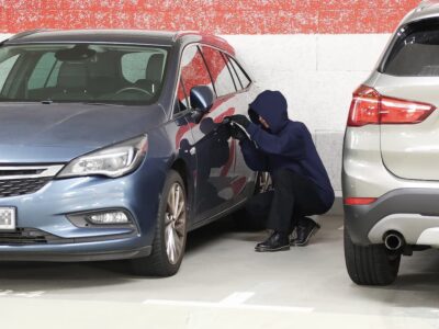 Über Lücken im Keyless-System verschaffen sich Kriminelle häufig Zugang zum Auto. ©ADAC/Beate Blank