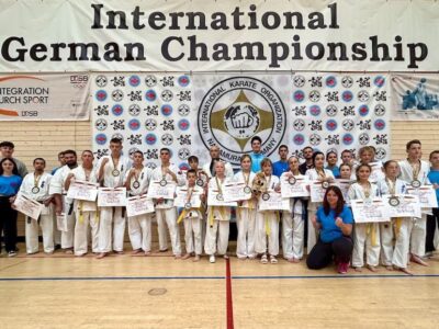 Mit einer breit gefächerten Alters- und Gewichtsklasseneinteilung konnten sich die Athleten in intensiven Wettkämpfen messen