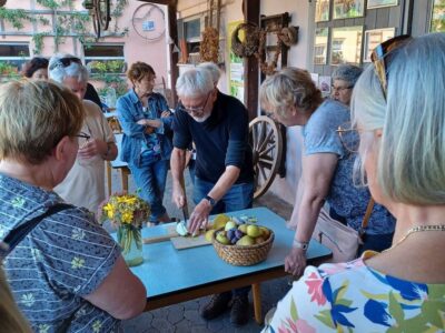 Die dritte Verbraucher-Exkursion führte die Teilnehmer von den Haßbergen bis in den Steigerwald und sorgte für erlebnisreiche Einblicke in traditionsreiche Kulturlandschaften und regionale Spezialitäten. Foto: Sonja Gerstenkorn/Landratsamt Haßberge.