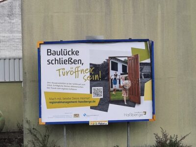 Mit Plakaten machten Regionalmanagement und ILE-Allianzen im Landkreis Haßberge auf das vorhandene Wohnraumpotential und die verantwortungsvolle Türöffner-Rolle der Bevölkerung aufmerksam. Foto: Sonja Gerstenkorn/Landratsamt Haßberge