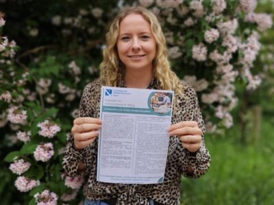 Vera Ksinski vom Pflegenetzwerk des Landkreises Haßberge informiert über die Schulung für Ehrenamtlich tätige Einzelpersonen. Foto: Nadja Pfeifer